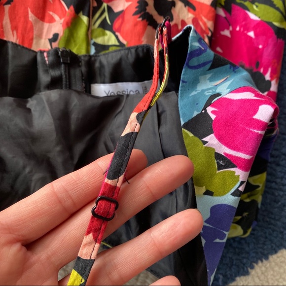 💐 YESSICA BLACK MULTI FLORAL SKATER DRESS! - Picture 8 of 11